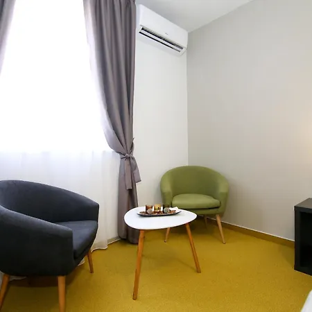 Maxim Deluxe With Balcony & Private Bathrooms - Downtown Spalato, Quiet Neighborhood Lägenhet