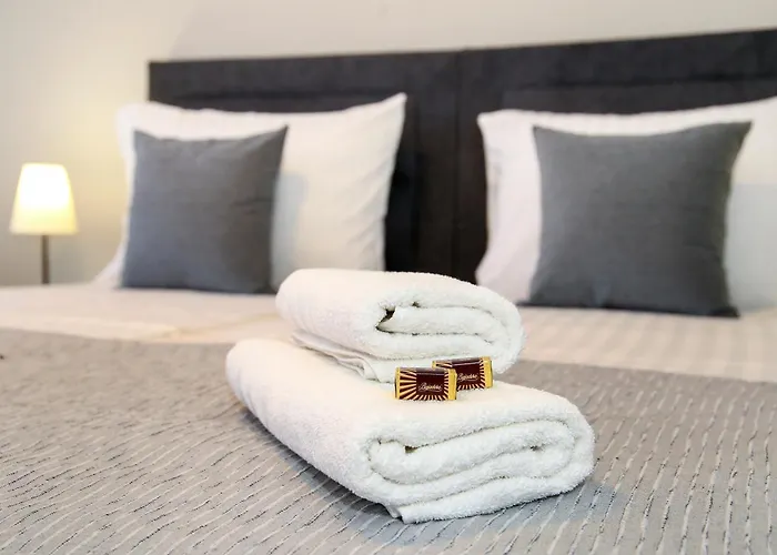 Maxim Deluxe With Balcony & Private Bathrooms - Downtown Spalato, Quiet Neighborhood Lägenhet *