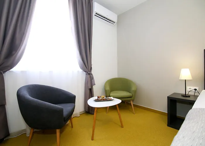 Maxim Deluxe With Balcony & Private Bathrooms - Downtown Spalato, Quiet Neighborhood Lägenhet