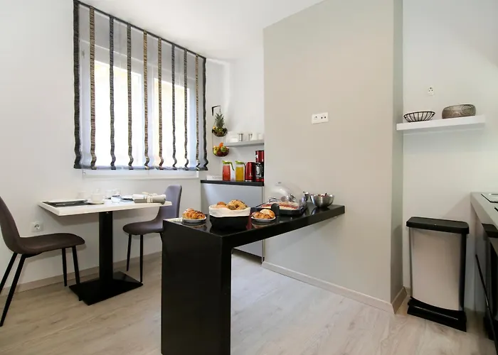 Maxim Deluxe With Balcony & Private Bathrooms - Downtown Spalato, Quiet Neighborhood * Split