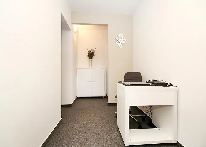 Maxim Deluxe With Balcony & Private Bathrooms - Downtown Spalato, Quiet Neighborhood Lägenhet *