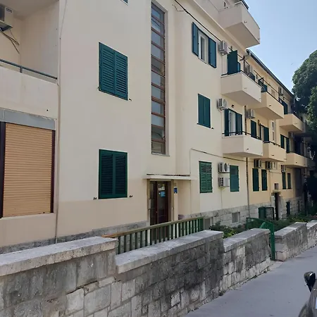 Apartamento Maxim Deluxe With Balcony & Private Bathrooms - Downtown Spalato, Quiet Neighborhood Split