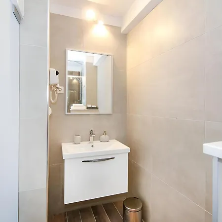 Maxim Deluxe With Balcony & Private Bathrooms - Downtown Spalato, Quiet Neighborhood Split