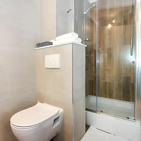 Maxim Deluxe With Balcony & Private Bathrooms - Downtown Spalato, Quiet Neighborhood * Split