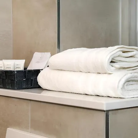 Maxim Deluxe With Balcony & Private Bathrooms - Downtown Spalato, Quiet Neighborhood Split