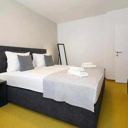 Appartement Maxim Deluxe With Balcony & Private Bathrooms - Downtown Spalato, Quiet Neighborhood Split