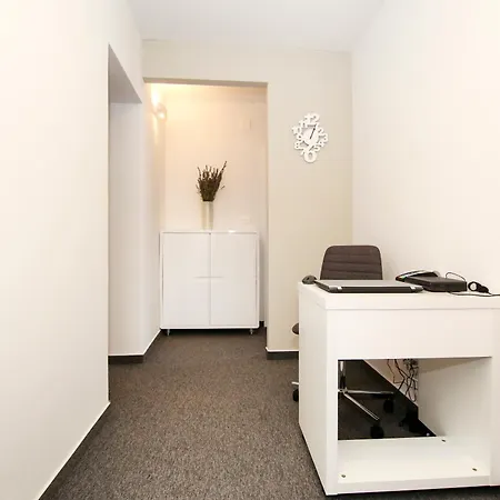 Maxim Deluxe With Balcony & Private Bathrooms - Downtown Spalato, Quiet Neighborhood Lejlighed *